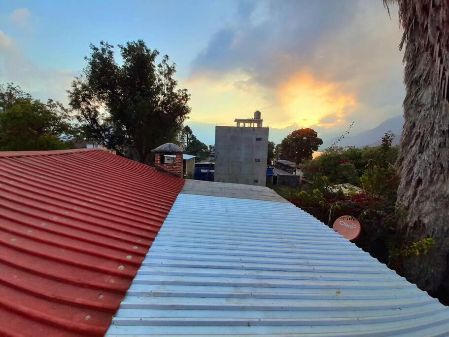 Cozy Apartment, Near Boat Dock Panajachel Exterior photo